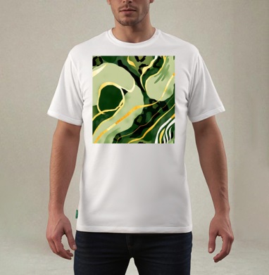 Золотые изгибы на зеленом анималистичном фоне / Golden curves on green animal background, Футболка мужская REGULAR белая