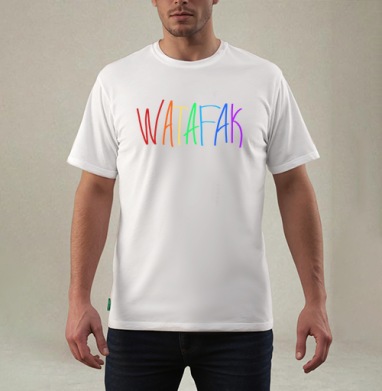 Яркая радужная надпись Watafak на сером фоне привлекает внимание - Магазин футболок VasilyOK