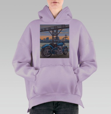 Голубой мотоцикл на фоне городской реки и моста, Hoodie Oversize Fiolet, утепленная